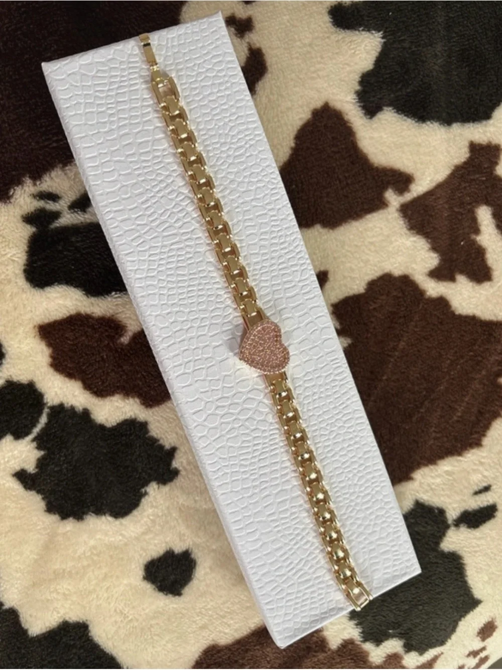 N/A elegant gold